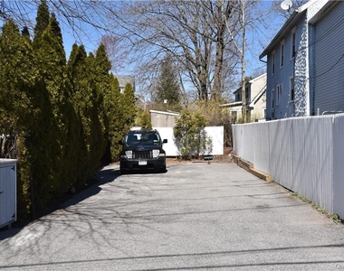 99 Maple Avenue - Photo Thumbnail 9
