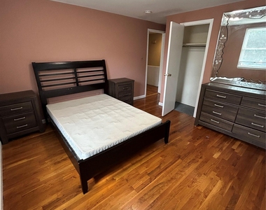 14 Walnut Avenue E - Photo Thumbnail 5