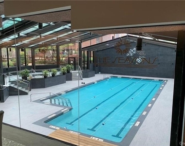 4 Martine Avenue - Photo Thumbnail 13