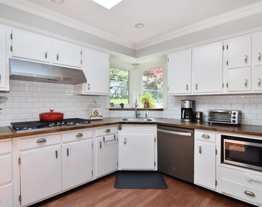26 Riverview Avenue - Photo Thumbnail 9
