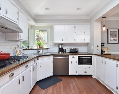 26 Riverview Avenue - Photo Thumbnail 11