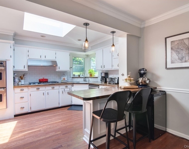 26 Riverview Avenue - Photo Thumbnail 8