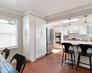 26 Riverview Avenue - Photo Thumbnail 7