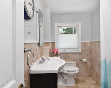 26 Riverview Avenue - Photo Thumbnail 18