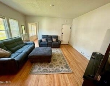 2121 Burdett Avenue - Photo Thumbnail 4