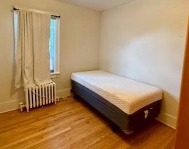 2121 Burdett Avenue - Photo Thumbnail 19