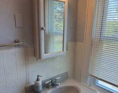 2121 Burdett Avenue - Photo Thumbnail 20