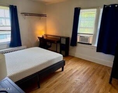 2121 Burdett Avenue - Photo Thumbnail 16