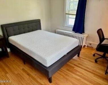 2121 Burdett Avenue - Photo Thumbnail 17