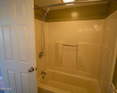 7 David Road - Photo Thumbnail 6