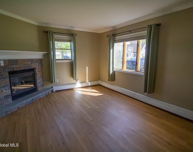 7 David Road - Photo Thumbnail 3