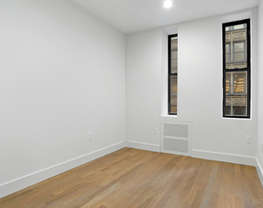 Madison Avenue & e 30th st - Photo Thumbnail 3