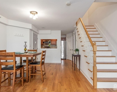 112 N Broadway - Photo Thumbnail 5