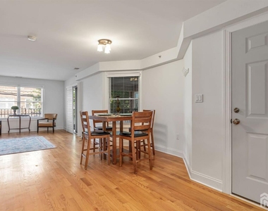 112 N Broadway - Photo Thumbnail 1