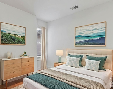 112 N Broadway - Photo Thumbnail 19