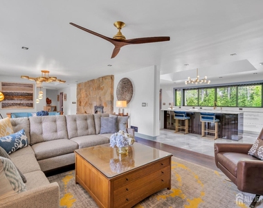 792 Partridge Drive - Photo Thumbnail 11