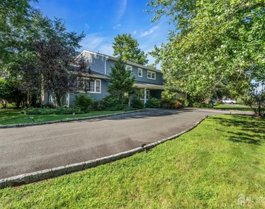 43 Jonathan Drive - Photo Thumbnail 4