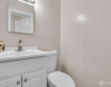 43 Jonathan Drive - Photo Thumbnail 28