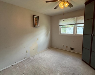 43 Jonathan Drive - Photo Thumbnail 17