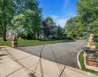 43 Jonathan Drive - Photo Thumbnail 11