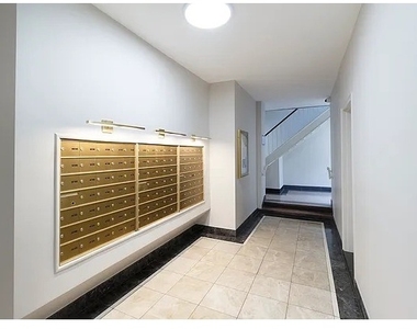 360 W 55th Street - Photo Thumbnail 10