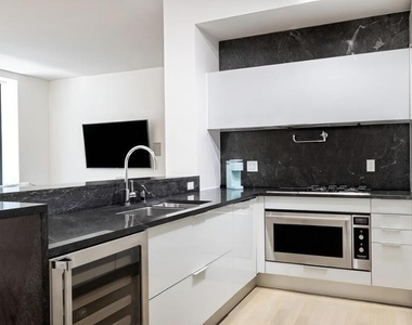 240 Park Avenue S - Photo Thumbnail 2