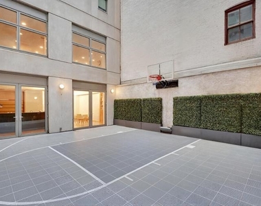 240 Park Avenue S - Photo Thumbnail 13