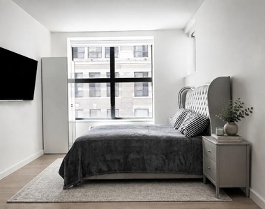 240 Park Avenue S - Photo Thumbnail 4