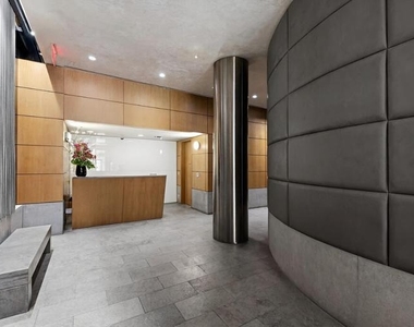 240 Park Avenue S - Photo Thumbnail 10