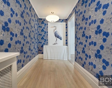 233 E 18th Street - Photo Thumbnail 15