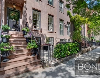233 E 18th Street - Photo Thumbnail 16