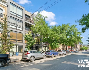 269 Kingsland Avenue - Photo Thumbnail 7