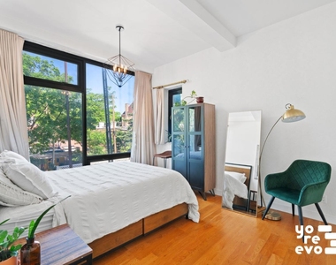 269 Kingsland Avenue - Photo Thumbnail 3