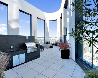 29-18 41st Avenue - Photo Thumbnail 14