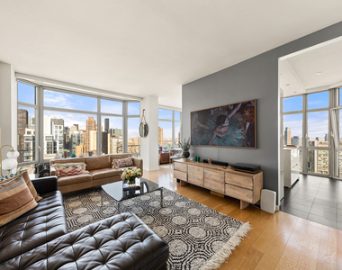200 E 32nd Street - Photo Thumbnail 1