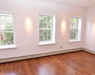 704 Degraw Street - Photo Thumbnail 6