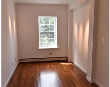 704 Degraw Street - Photo Thumbnail 3