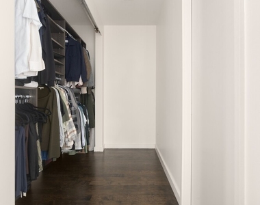 447 W 18th Street - Photo Thumbnail 7