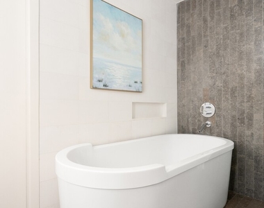 447 W 18th Street - Photo Thumbnail 8