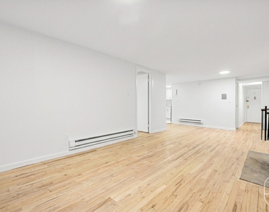 313 W 29th Street - Photo Thumbnail 2