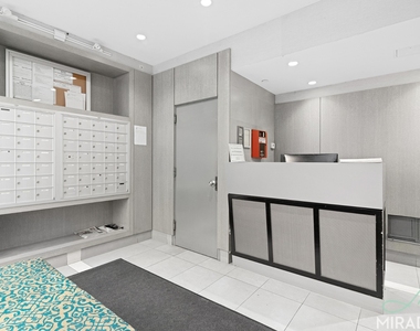 636 E 11th Street - Photo Thumbnail 3