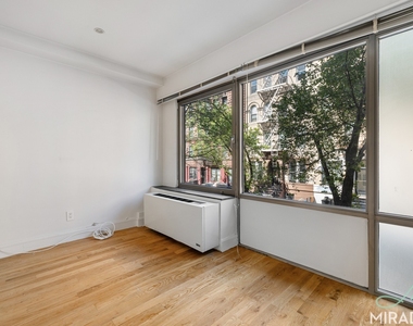 636 E 11th Street - Photo Thumbnail 14