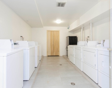 636 E 11th Street - Photo Thumbnail 5
