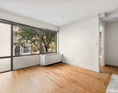 636 E 11th Street - Photo Thumbnail 8
