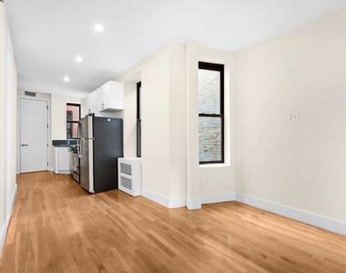  West 45th Street - Photo Thumbnail 1