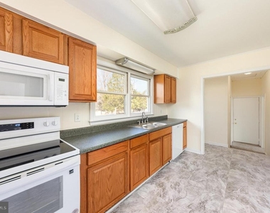 8430 Courthouse Road - Photo Thumbnail 10