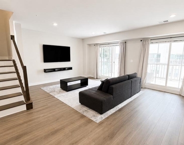 8018 Williamson Boulevard - Photo Thumbnail 5