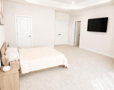 8018 Williamson Boulevard - Photo Thumbnail 13