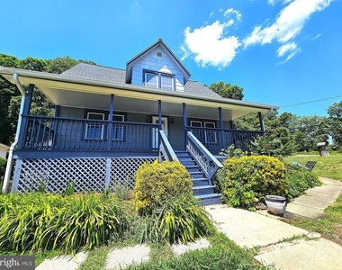 18402 Corby Street - Photo Thumbnail 5