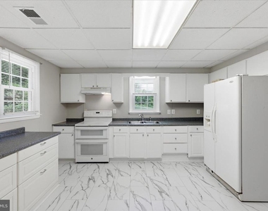 18402 Corby Street - Photo Thumbnail 21